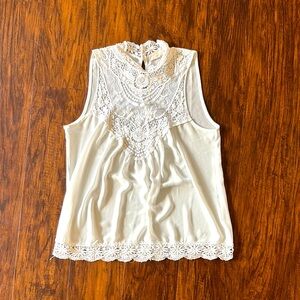 Pretty Good White Lace Sleeveless Blouse